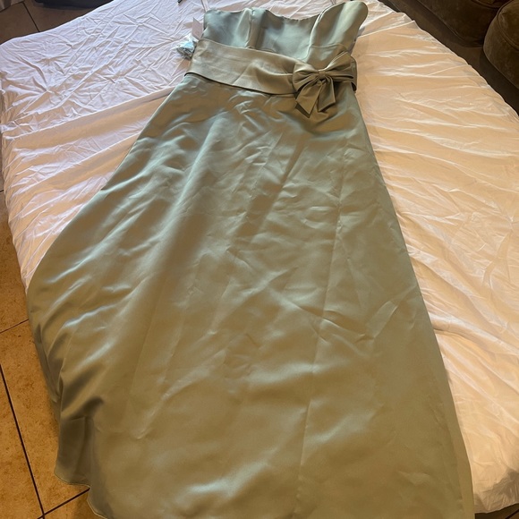 Alfred Angelo celadon green strapless dress - Picture 3 of 11